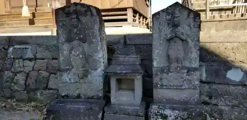 田中仙田稲荷神社の仏像