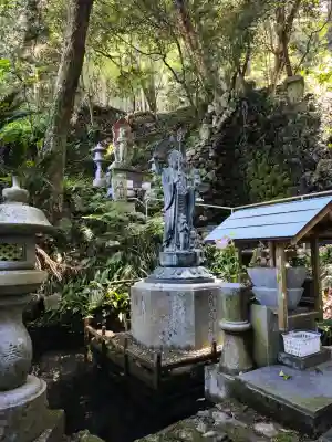 青龍寺の{uncategorized: "未分類", other: "その他", undefined: "問題あり", building: "その他建物", grave: "お墓", sacred_gate: "鳥居", guardian: "狛犬", statue: "像", buddha: "仏像", history: "歴史", nature: "自然", garden: "庭園", animal: "動物", pagoda: "塔", temizu: "手水舎", mountain_gate: "山門・神門", sanctuary: "本殿・本堂", subordinate: "末社・摂社", art: "芸術", scenery: "景色", jizo: "地蔵", ema: "絵馬", goshuin: "御朱印", omikuji: "おみくじ", items: "授与品その他", amulet: "お守り", goshuincho: "御朱印帳", eats: "食事", festival: "お祭り", votive_dance: "神楽", shichigosan: "七五三参", wedding: "結婚式", experience: "体験その他", initially: "初詣", around: "周辺", anti_infection: "感染症対策"}