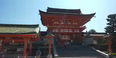 伏見稲荷大社の山門・神門