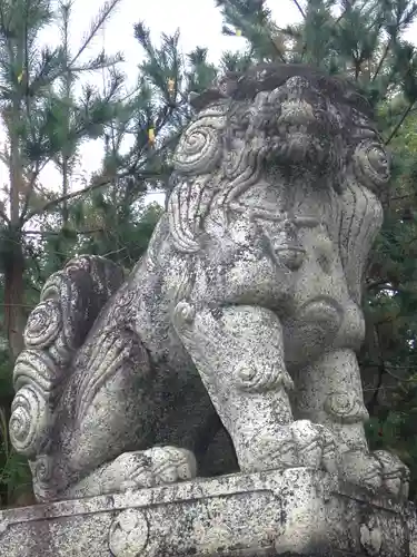 敷地神社（わら天神宮）の狛犬