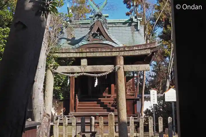 泉穴師神社の末社・摂社