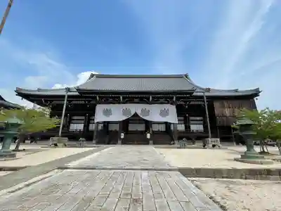 本山専修寺の本殿・本堂