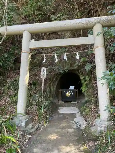 荏柄天神社の{uncategorized: "未分類", other: "その他", undefined: "問題あり", building: "その他建物", grave: "お墓", sacred_gate: "鳥居", guardian: "狛犬", statue: "像", buddha: "仏像", history: "歴史", nature: "自然", garden: "庭園", animal: "動物", pagoda: "塔", temizu: "手水舎", mountain_gate: "山門・神門", sanctuary: "本殿・本堂", subordinate: "末社・摂社", art: "芸術", scenery: "景色", jizo: "地蔵", ema: "絵馬", goshuin: "御朱印", omikuji: "おみくじ", items: "授与品その他", amulet: "お守り", goshuincho: "御朱印帳", eats: "食事", festival: "お祭り", votive_dance: "神楽", shichigosan: "七五三参", wedding: "結婚式", experience: "体験その他", initially: "初詣", around: "周辺", anti_infection: "感染症対策"}
