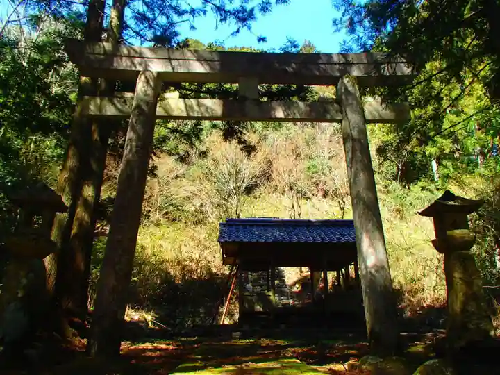 白山神社の鳥居
