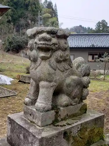 栃上神社の狛犬