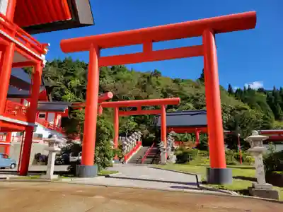 宝徳山稲荷大社の鳥居