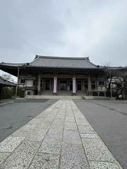 東本願寺の{uncategorized: "未分類", other: "その他", undefined: "問題あり", building: "その他建物", grave: "お墓", sacred_gate: "鳥居", guardian: "狛犬", statue: "像", buddha: "仏像", history: "歴史", nature: "自然", garden: "庭園", animal: "動物", pagoda: "塔", temizu: "手水舎", mountain_gate: "山門・神門", sanctuary: "本殿・本堂", subordinate: "末社・摂社", art: "芸術", scenery: "景色", jizo: "地蔵", ema: "絵馬", goshuin: "御朱印", omikuji: "おみくじ", items: "授与品その他", amulet: "お守り", goshuincho: "御朱印帳", eats: "食事", festival: "お祭り", votive_dance: "神楽", shichigosan: "七五三参", wedding: "結婚式", experience: "体験その他", initially: "初詣", around: "周辺", anti_infection: "感染症対策"}