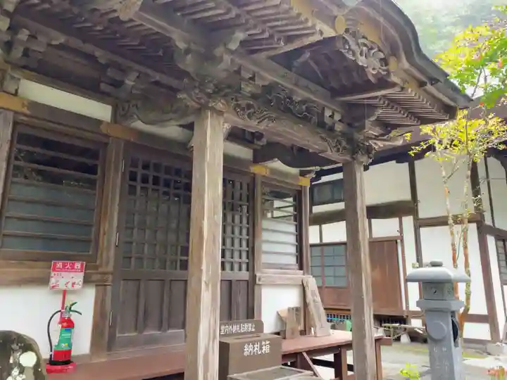 水潜寺の本殿・本堂