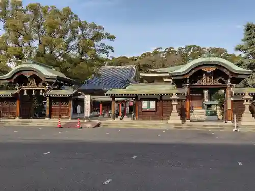 西宮成田山円満寺（圓満寺）の山門・神門