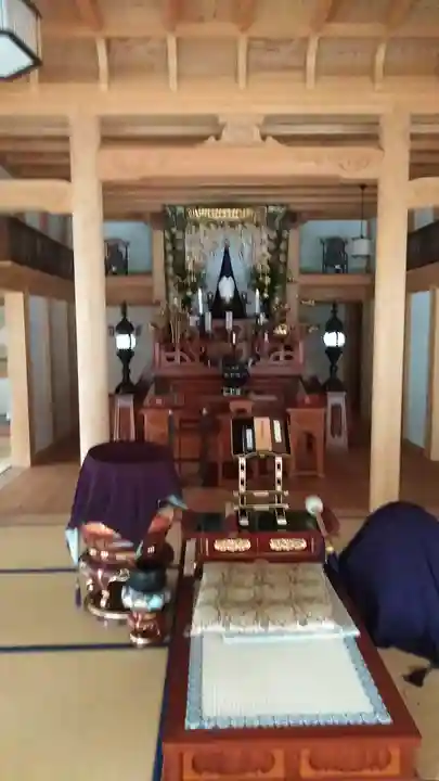 向上寺の本殿・本堂