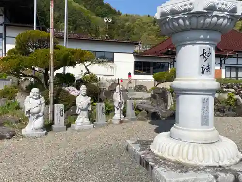 本増寺の像