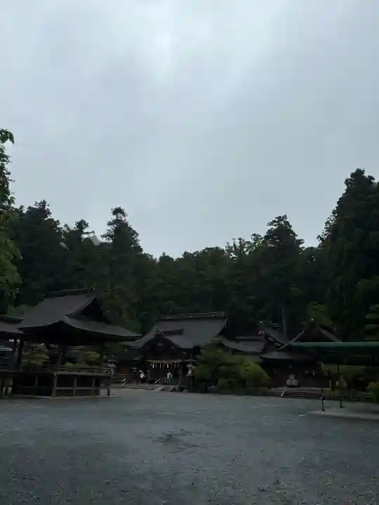 小國神社の{uncategorized: "未分類", other: "その他", undefined: "問題あり", building: "その他建物", grave: "お墓", sacred_gate: "鳥居", guardian: "狛犬", statue: "像", buddha: "仏像", history: "歴史", nature: "自然", garden: "庭園", animal: "動物", pagoda: "塔", temizu: "手水舎", mountain_gate: "山門・神門", sanctuary: "本殿・本堂", subordinate: "末社・摂社", art: "芸術", scenery: "景色", jizo: "地蔵", ema: "絵馬", goshuin: "御朱印", omikuji: "おみくじ", items: "授与品その他", amulet: "お守り", goshuincho: "御朱印帳", eats: "食事", festival: "お祭り", votive_dance: "神楽", shichigosan: "七五三参", wedding: "結婚式", experience: "体験その他", initially: "初詣", around: "周辺", anti_infection: "感染症対策"}