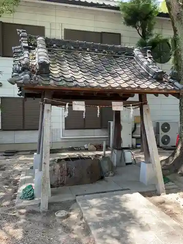 六所社（金城町）の手水舎