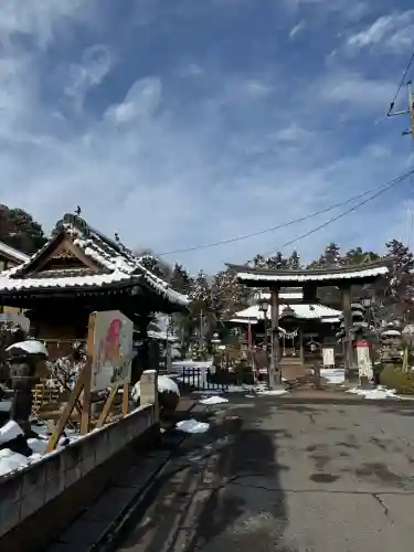 八坂神社の{uncategorized: "未分類", other: "その他", undefined: "問題あり", building: "その他建物", grave: "お墓", sacred_gate: "鳥居", guardian: "狛犬", statue: "像", buddha: "仏像", history: "歴史", nature: "自然", garden: "庭園", animal: "動物", pagoda: "塔", temizu: "手水舎", mountain_gate: "山門・神門", sanctuary: "本殿・本堂", subordinate: "末社・摂社", art: "芸術", scenery: "景色", jizo: "地蔵", ema: "絵馬", goshuin: "御朱印", omikuji: "おみくじ", items: "授与品その他", amulet: "お守り", goshuincho: "御朱印帳", eats: "食事", festival: "お祭り", votive_dance: "神楽", shichigosan: "七五三参", wedding: "結婚式", experience: "体験その他", initially: "初詣", around: "周辺", anti_infection: "感染症対策"}