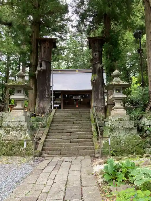 山家神社の本殿