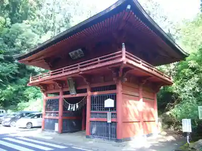 太平山神社の山門・神門