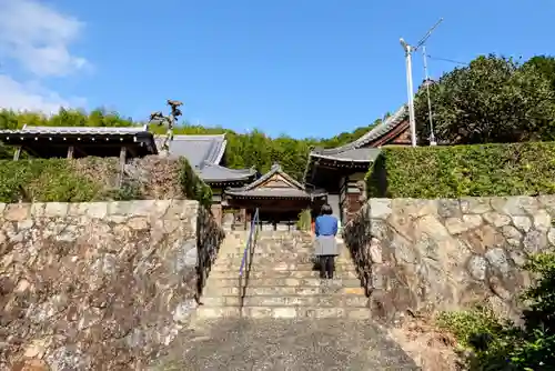 東林寺の山門