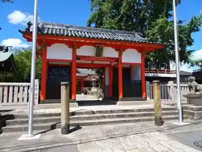 春日神社の山門