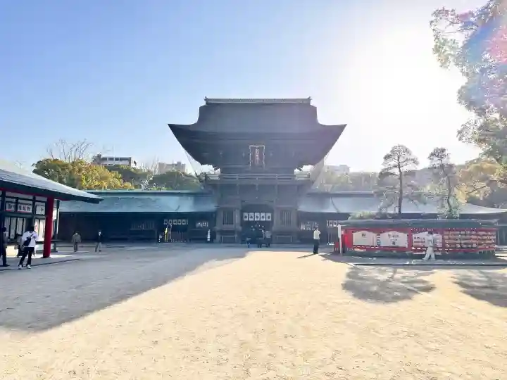 筥崎宮の{uncategorized: "未分類", other: "その他", undefined: "問題あり", building: "その他建物", grave: "お墓", sacred_gate: "鳥居", guardian: "狛犬", statue: "像", buddha: "仏像", history: "歴史", nature: "自然", garden: "庭園", animal: "動物", pagoda: "塔", temizu: "手水舎", mountain_gate: "山門・神門", sanctuary: "本殿・本堂", subordinate: "末社・摂社", art: "芸術", scenery: "景色", jizo: "地蔵", ema: "絵馬", goshuin: "御朱印", omikuji: "おみくじ", items: "授与品その他", amulet: "お守り", goshuincho: "御朱印帳", eats: "食事", festival: "お祭り", votive_dance: "神楽", shichigosan: "七五三参", wedding: "結婚式", experience: "体験その他", initially: "初詣", around: "周辺", anti_infection: "感染症対策"}