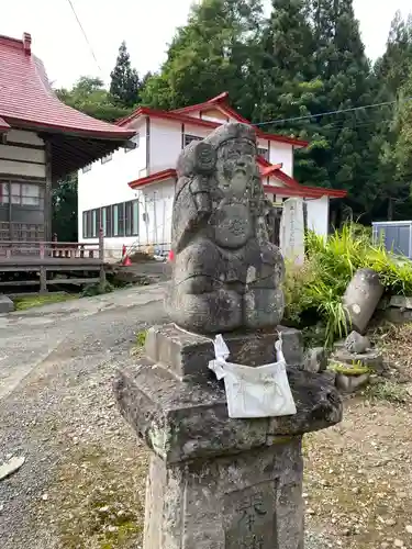 奥富士出雲神社の像