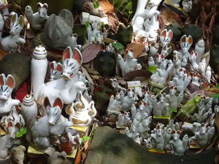 白笹稲荷神社の狛犬