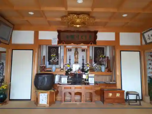 洞仙寺の本殿・本堂