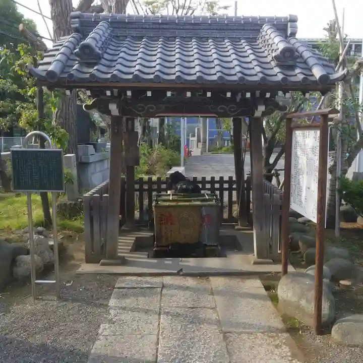 諏訪神社の手水舎