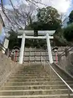 杉山社(帷子町杉山社・久保杉山神社)の{uncategorized: "未分類", other: "その他", undefined: "問題あり", building: "その他建物", grave: "お墓", sacred_gate: "鳥居", guardian: "狛犬", statue: "像", buddha: "仏像", history: "歴史", nature: "自然", garden: "庭園", animal: "動物", pagoda: "塔", temizu: "手水舎", mountain_gate: "山門・神門", sanctuary: "本殿・本堂", subordinate: "末社・摂社", art: "芸術", scenery: "景色", jizo: "地蔵", ema: "絵馬", goshuin: "御朱印", omikuji: "おみくじ", items: "授与品その他", amulet: "お守り", goshuincho: "御朱印帳", eats: "食事", festival: "お祭り", votive_dance: "神楽", shichigosan: "七五三参", wedding: "結婚式", experience: "体験その他", initially: "初詣", around: "周辺", anti_infection: "感染症対策"}
