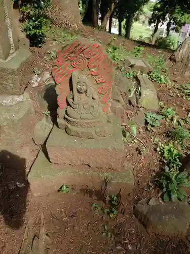 青山神社の仏像