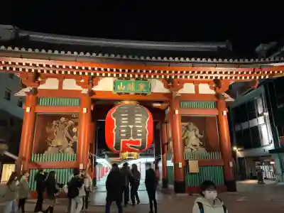 浅草寺の山門・神門