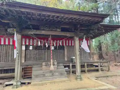 直毘神社の{uncategorized: "未分類", other: "その他", undefined: "問題あり", building: "その他建物", grave: "お墓", sacred_gate: "鳥居", guardian: "狛犬", statue: "像", buddha: "仏像", history: "歴史", nature: "自然", garden: "庭園", animal: "動物", pagoda: "塔", temizu: "手水舎", mountain_gate: "山門・神門", sanctuary: "本殿・本堂", subordinate: "末社・摂社", art: "芸術", scenery: "景色", jizo: "地蔵", ema: "絵馬", goshuin: "御朱印", omikuji: "おみくじ", items: "授与品その他", amulet: "お守り", goshuincho: "御朱印帳", eats: "食事", festival: "お祭り", votive_dance: "神楽", shichigosan: "七五三参", wedding: "結婚式", experience: "体験その他", initially: "初詣", around: "周辺", anti_infection: "感染症対策"}
