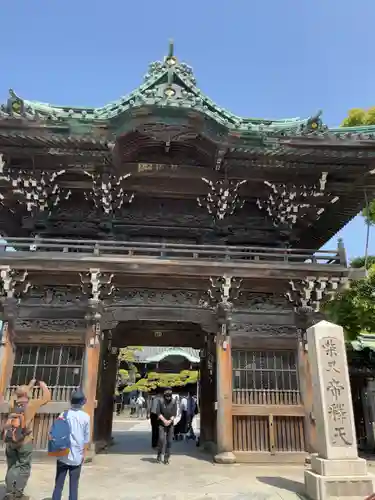 題経寺（柴又帝釈天）の山門