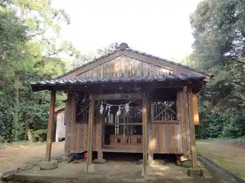 阿麻氐留神社の本殿・本堂