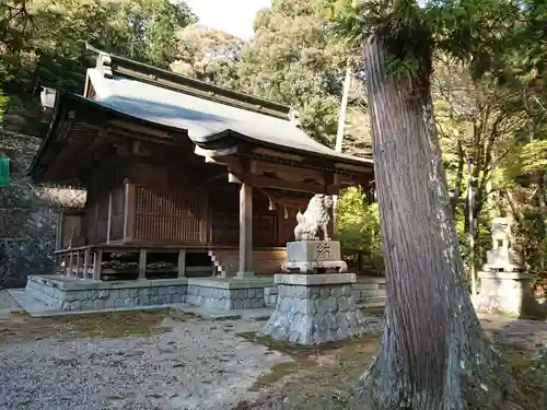石座神社の本殿・本堂