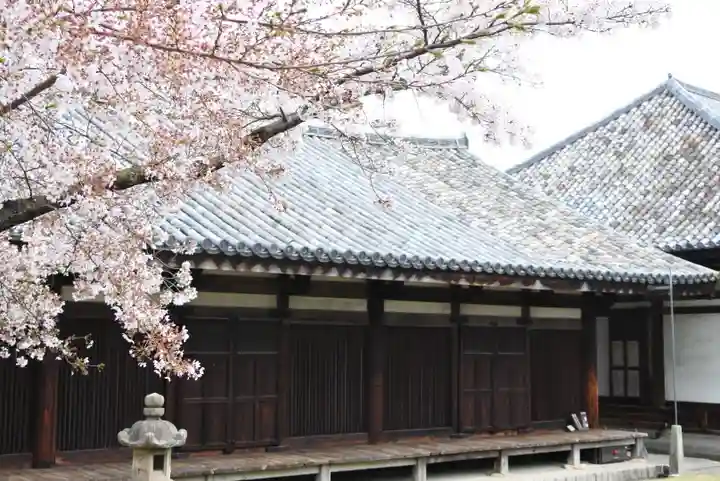 元興寺の本殿・本堂