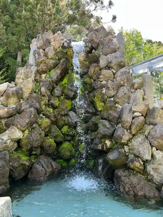 金蛇水神社の{uncategorized: "未分類", other: "その他", undefined: "問題あり", building: "その他建物", grave: "お墓", sacred_gate: "鳥居", guardian: "狛犬", statue: "像", buddha: "仏像", history: "歴史", nature: "自然", garden: "庭園", animal: "動物", pagoda: "塔", temizu: "手水舎", mountain_gate: "山門・神門", sanctuary: "本殿・本堂", subordinate: "末社・摂社", art: "芸術", scenery: "景色", jizo: "地蔵", ema: "絵馬", goshuin: "御朱印", omikuji: "おみくじ", items: "授与品その他", amulet: "お守り", goshuincho: "御朱印帳", eats: "食事", festival: "お祭り", votive_dance: "神楽", shichigosan: "七五三参", wedding: "結婚式", experience: "体験その他", initially: "初詣", around: "周辺", anti_infection: "感染症対策"}