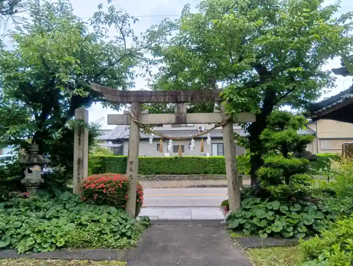 片田神社の{uncategorized: "未分類", other: "その他", undefined: "問題あり", building: "その他建物", grave: "お墓", sacred_gate: "鳥居", guardian: "狛犬", statue: "像", buddha: "仏像", history: "歴史", nature: "自然", garden: "庭園", animal: "動物", pagoda: "塔", temizu: "手水舎", mountain_gate: "山門・神門", sanctuary: "本殿・本堂", subordinate: "末社・摂社", art: "芸術", scenery: "景色", jizo: "地蔵", ema: "絵馬", goshuin: "御朱印", omikuji: "おみくじ", items: "授与品その他", amulet: "お守り", goshuincho: "御朱印帳", eats: "食事", festival: "お祭り", votive_dance: "神楽", shichigosan: "七五三参", wedding: "結婚式", experience: "体験その他", initially: "初詣", around: "周辺", anti_infection: "感染症対策"}