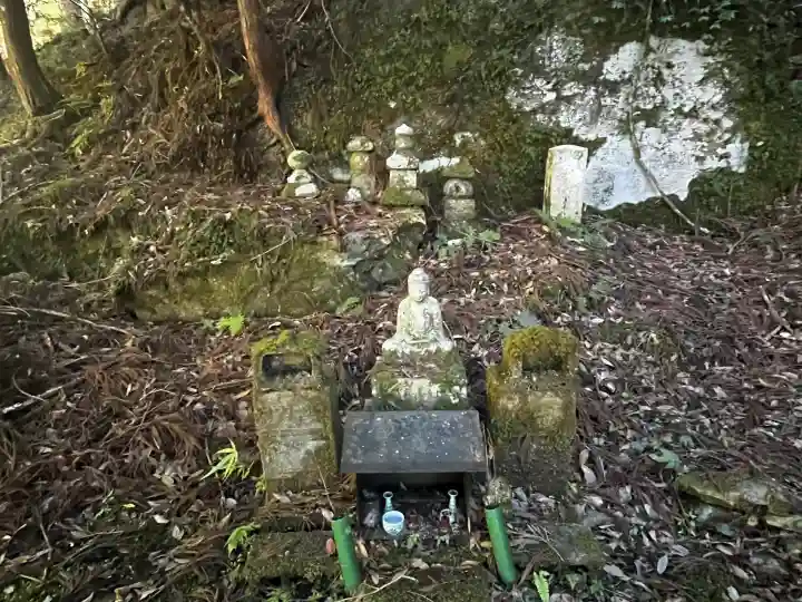 不動堂の{uncategorized: "未分類", other: "その他", undefined: "問題あり", building: "その他建物", grave: "お墓", sacred_gate: "鳥居", guardian: "狛犬", statue: "像", buddha: "仏像", history: "歴史", nature: "自然", garden: "庭園", animal: "動物", pagoda: "塔", temizu: "手水舎", mountain_gate: "山門・神門", sanctuary: "本殿・本堂", subordinate: "末社・摂社", art: "芸術", scenery: "景色", jizo: "地蔵", ema: "絵馬", goshuin: "御朱印", omikuji: "おみくじ", items: "授与品その他", amulet: "お守り", goshuincho: "御朱印帳", eats: "食事", festival: "お祭り", votive_dance: "神楽", shichigosan: "七五三参", wedding: "結婚式", experience: "体験その他", initially: "初詣", around: "周辺", anti_infection: "感染症対策"}