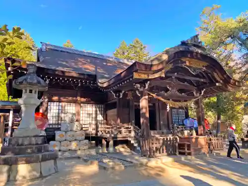 武田神社の本殿・本堂