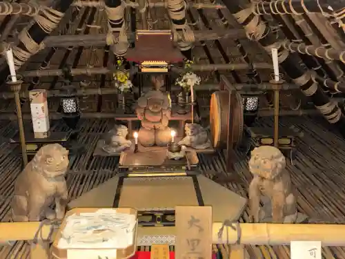 教林坊の{uncategorized: "未分類", other: "その他", undefined: "問題あり", building: "その他建物", grave: "お墓", sacred_gate: "鳥居", guardian: "狛犬", statue: "像", buddha: "仏像", history: "歴史", nature: "自然", garden: "庭園", animal: "動物", pagoda: "塔", temizu: "手水舎", mountain_gate: "山門・神門", sanctuary: "本殿・本堂", subordinate: "末社・摂社", art: "芸術", scenery: "景色", jizo: "地蔵", ema: "絵馬", goshuin: "御朱印", omikuji: "おみくじ", items: "授与品その他", amulet: "お守り", goshuincho: "御朱印帳", eats: "食事", festival: "お祭り", votive_dance: "神楽", shichigosan: "七五三参", wedding: "結婚式", experience: "体験その他", initially: "初詣", around: "周辺", anti_infection: "感染症対策"}
