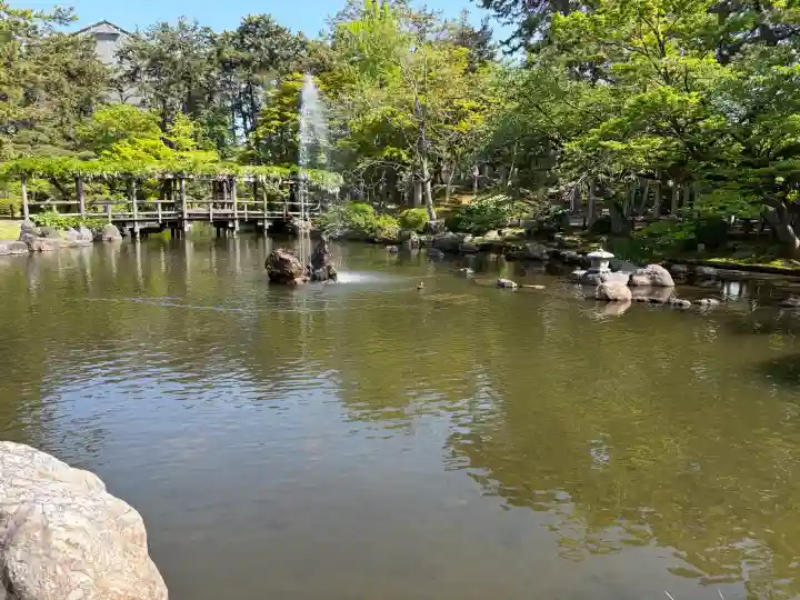 白山神社の{uncategorized: "未分類", other: "その他", undefined: "問題あり", building: "その他建物", grave: "お墓", sacred_gate: "鳥居", guardian: "狛犬", statue: "像", buddha: "仏像", history: "歴史", nature: "自然", garden: "庭園", animal: "動物", pagoda: "塔", temizu: "手水舎", mountain_gate: "山門・神門", sanctuary: "本殿・本堂", subordinate: "末社・摂社", art: "芸術", scenery: "景色", jizo: "地蔵", ema: "絵馬", goshuin: "御朱印", omikuji: "おみくじ", items: "授与品その他", amulet: "お守り", goshuincho: "御朱印帳", eats: "食事", festival: "お祭り", votive_dance: "神楽", shichigosan: "七五三参", wedding: "結婚式", experience: "体験その他", initially: "初詣", around: "周辺", anti_infection: "感染症対策"}
