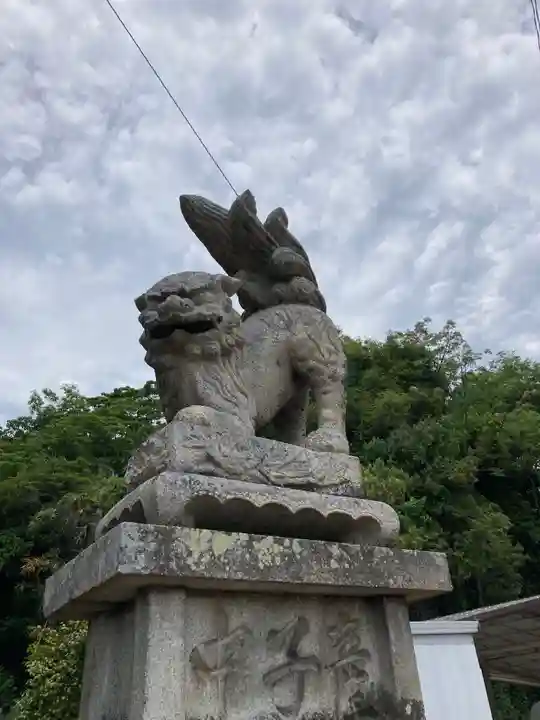 諸山積神社の狛犬