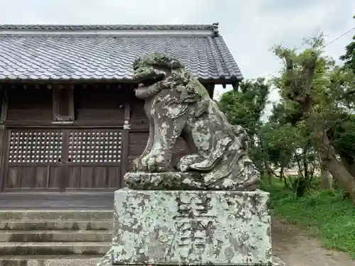 高皇産靈神社の狛犬