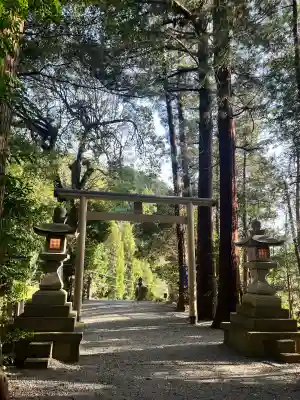 宇太水分神社（下社）の{uncategorized: "未分類", other: "その他", undefined: "問題あり", building: "その他建物", grave: "お墓", sacred_gate: "鳥居", guardian: "狛犬", statue: "像", buddha: "仏像", history: "歴史", nature: "自然", garden: "庭園", animal: "動物", pagoda: "塔", temizu: "手水舎", mountain_gate: "山門・神門", sanctuary: "本殿・本堂", subordinate: "末社・摂社", art: "芸術", scenery: "景色", jizo: "地蔵", ema: "絵馬", goshuin: "御朱印", omikuji: "おみくじ", items: "授与品その他", amulet: "お守り", goshuincho: "御朱印帳", eats: "食事", festival: "お祭り", votive_dance: "神楽", shichigosan: "七五三参", wedding: "結婚式", experience: "体験その他", initially: "初詣", around: "周辺", anti_infection: "感染症対策"}