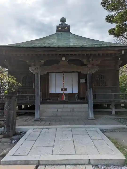 極楽寺(霊鷲山感應院極楽律寺)の本殿・本堂