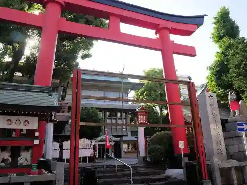 京濱伏見稲荷神社の鳥居