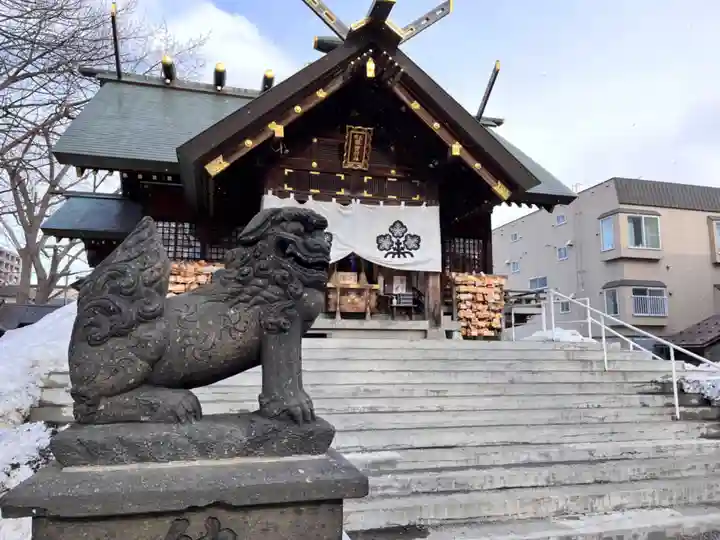 札幌諏訪神社の本殿・本堂