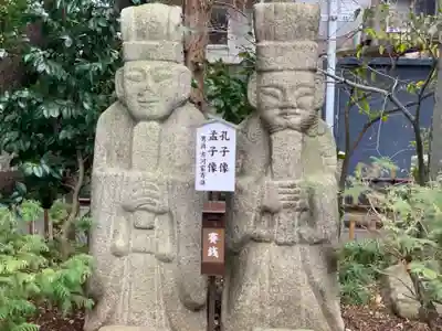 七社神社の像