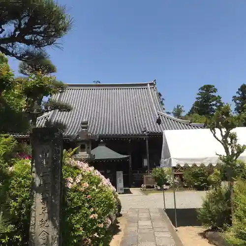 久米寺の本殿・本堂