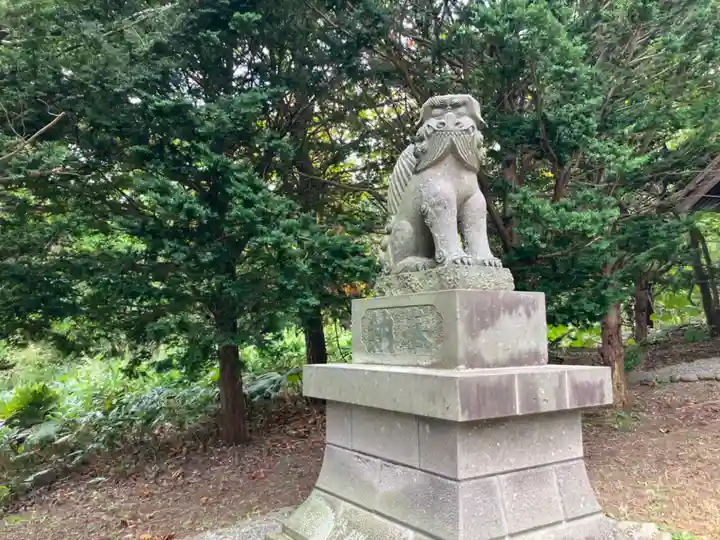 旧信濃神社の狛犬